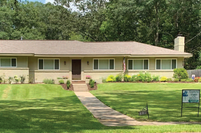 Raymond Garden Club August Yards of The Month additional image