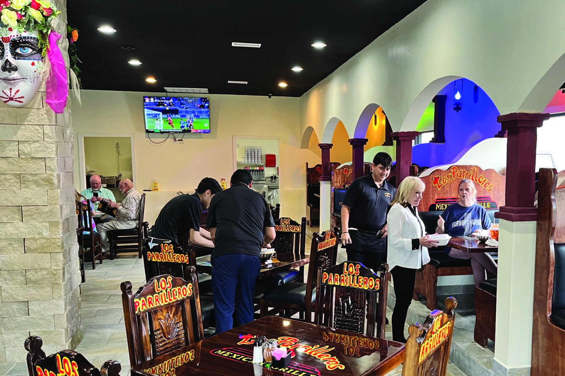 Los Parrilleros: A New Restaurant Opens in Magnolia